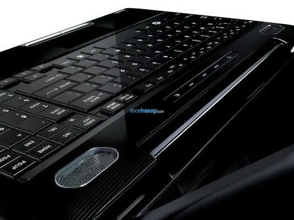 TOSHIBA SATELLITE L505-11E NOTEBOOK