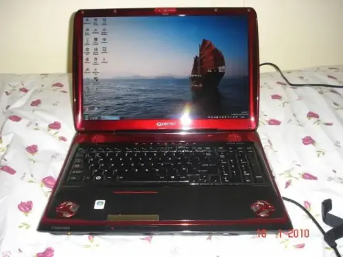TOSHIBA QOSMIO X500-11G NOTEBOOK
