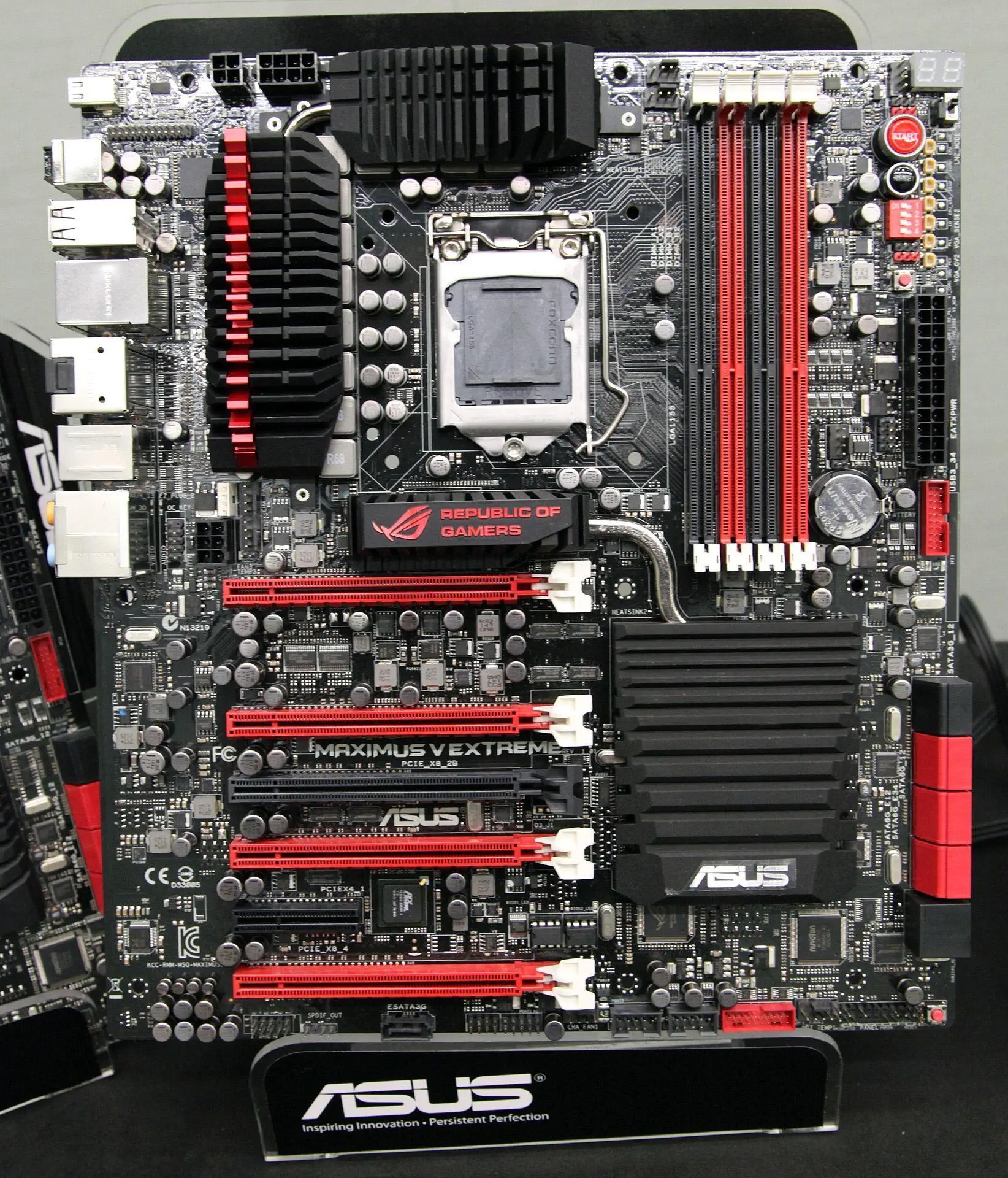Asus Maximus V Extreme Z77 DDR3 GLAN USB3.0 16x