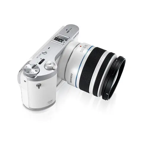 Samsung NX300 18-55mm Lens SLR Fotoğraf Makinesi Wi-Fi Beyaz