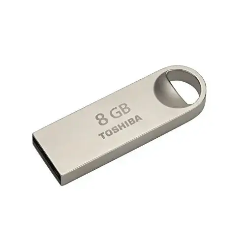 Toshiba 8 GB Metal Owahri USB 2.0  Bellek