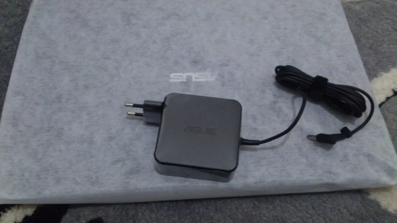 ASUS X556UF-XX045D Intel Core i5-6200U 4GB 500GB 2GB GT930M 15.6″ FreeDOS Notebook