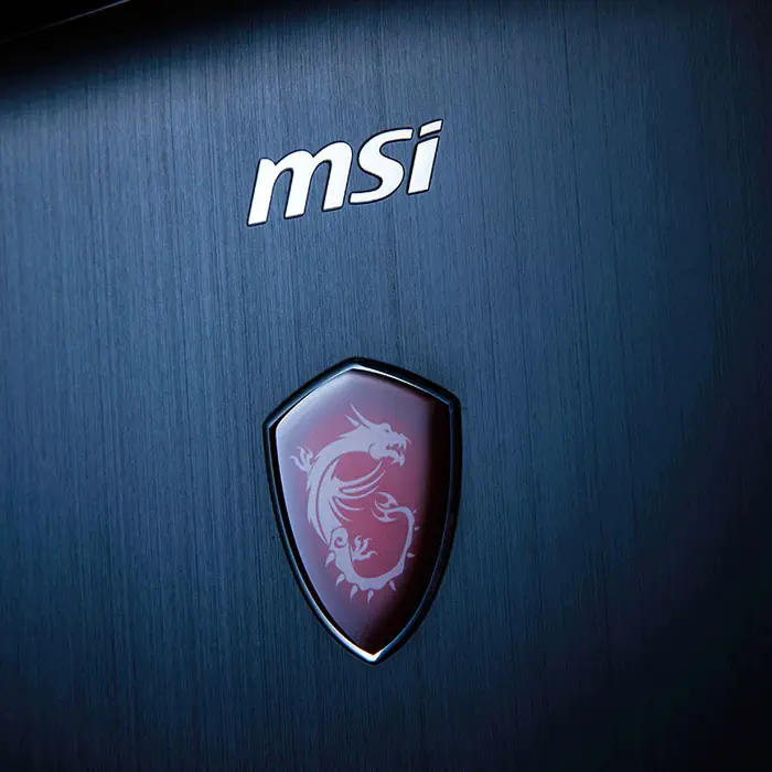 Msi GT75 Titan 8SG-206TR Intel Core i9-8950HK 2.90GHz 32GB DDR4 1TB+512GB SSD 8GB GDDR6 RTX2080 Full HD 17.3” Win10 Gaming Notebook