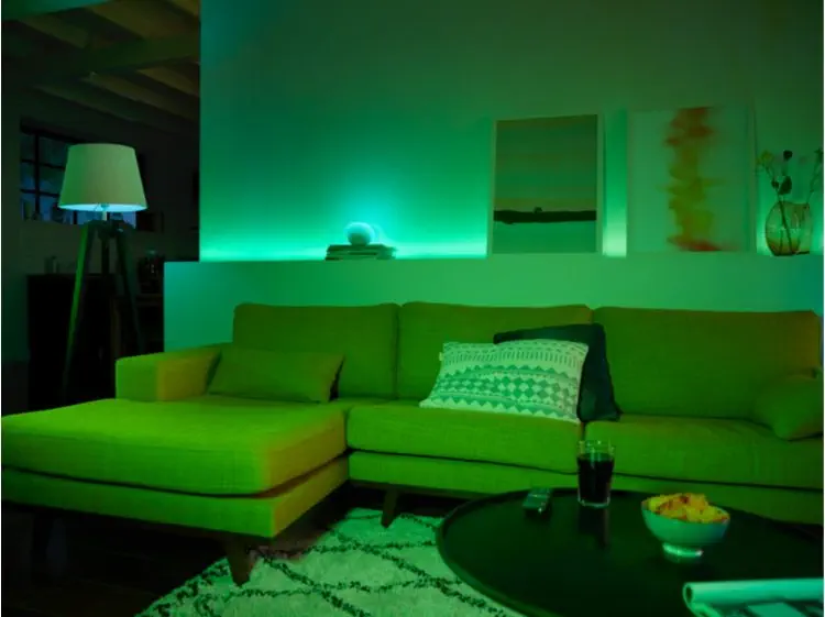 Philips Hue Akıllı LED Şerit 2m V4 Bluetooth Özellikli - 929002269101 (Güç Adaptörü Dahildir)