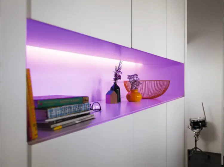 Philips Hue Akıllı LED Şerit 2m V4 Bluetooth Özellikli - 929002269101 (Güç Adaptörü Dahildir)