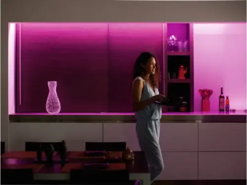 Philips Hue Akıllı LED Şerit 1m V4 Bluetooth Özellikli - 929002269201 (Güç Adaptörü Dahil Değildir)