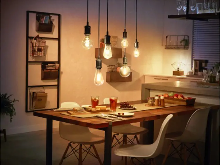 Philips HueW Filament Ampul G93 E27 Sarı Işık Bluetooth Özellikli - 929002241401