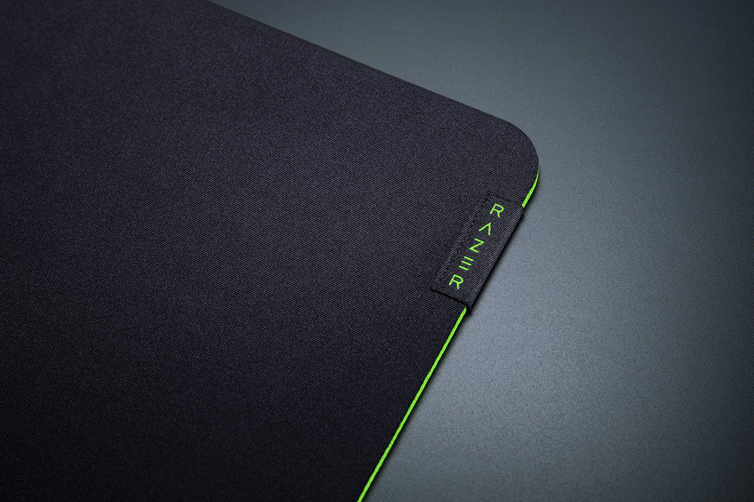 Razer Gigantus V2 Medium RZ02-03330200-R3M1 Gaming (Oyuncu) Mouse Pad