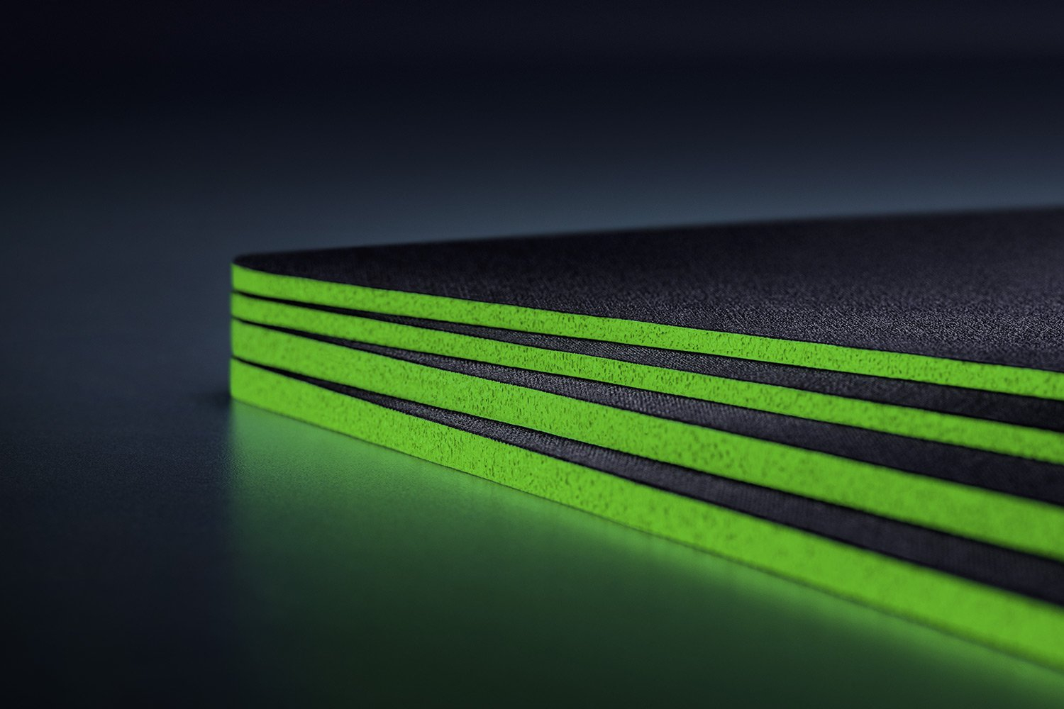 Razer Gigantus V2 Medium RZ02-03330200-R3M1 Gaming (Oyuncu) Mouse Pad