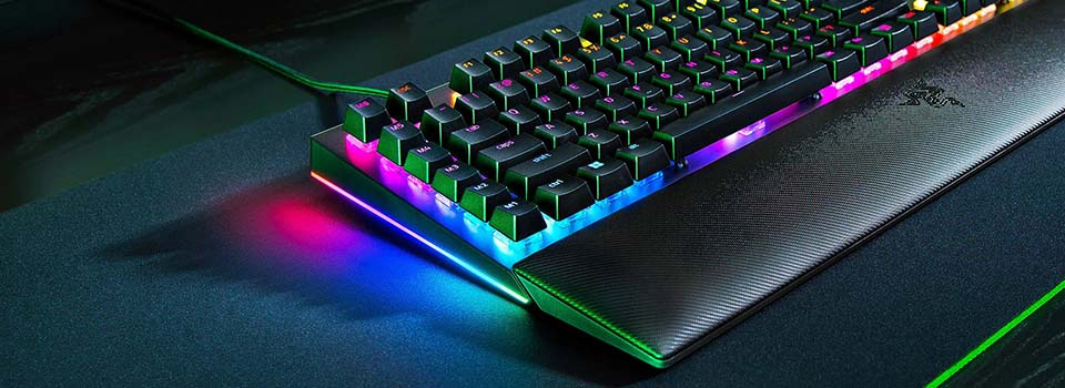 Razer BlackWidow V4 RZ03-04691200-R3L1 Kablolu Mekanik Gaming Klavye