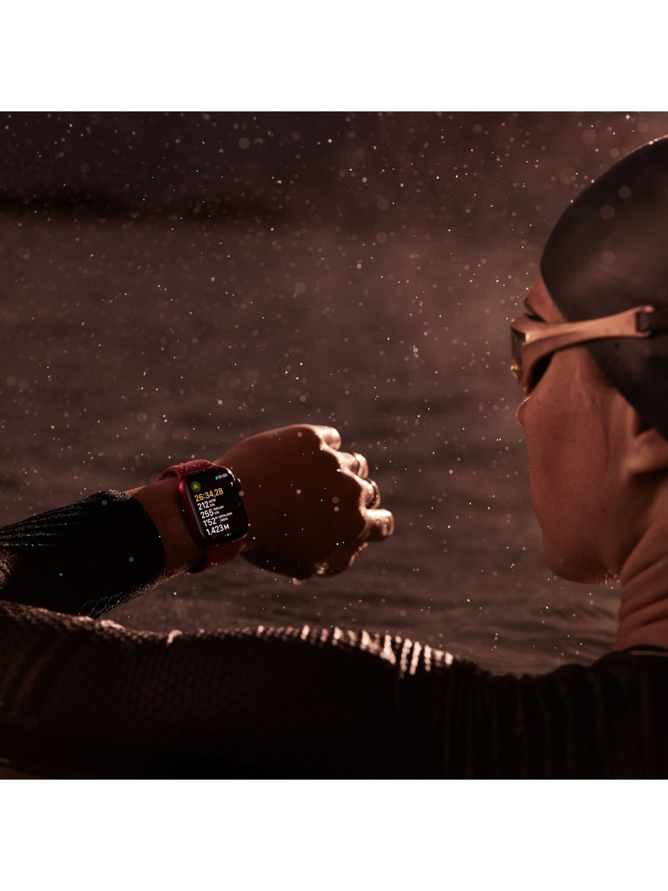 Apple Watch Series 9 GPS 41 mm Gümüş Rengi Alüminyum Kasa ve Buz Mavisi Spor Loop - MR923TU/A