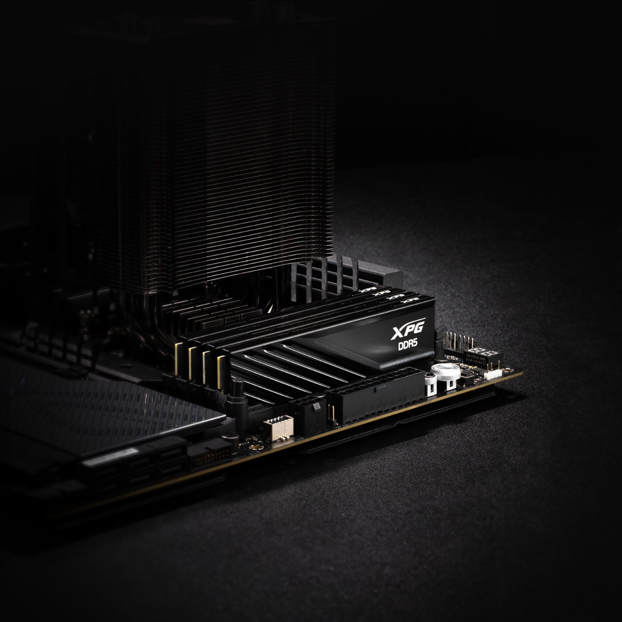 XPG Lancer Blade 16GB (1x16) DDR5 6000MHz CL36 Gaming (Oyuncu) Ram (AX5U6000C3616G-SLABBK)
