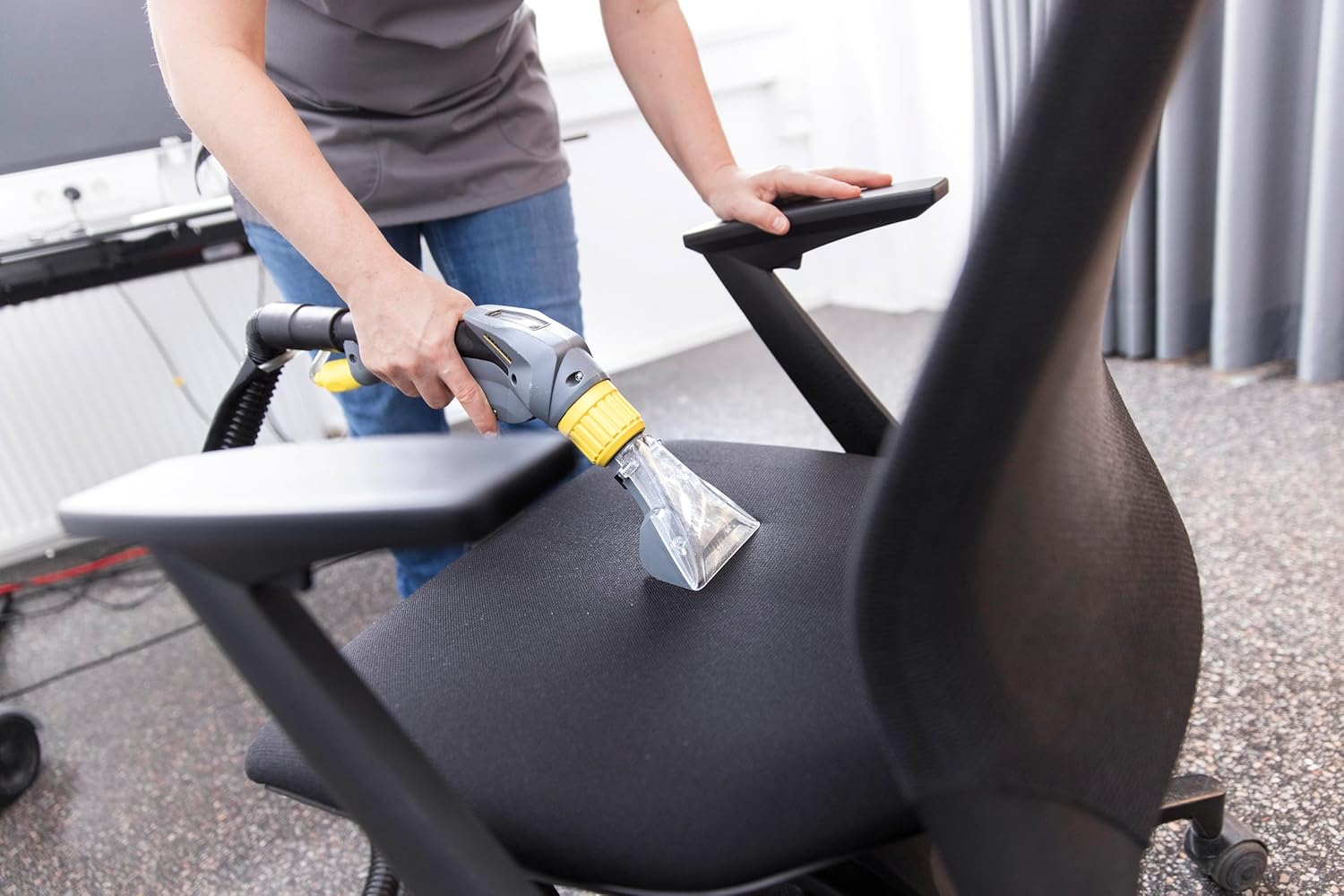 Karcher Puzzi 10/1 Halı Yıkama Makinesi