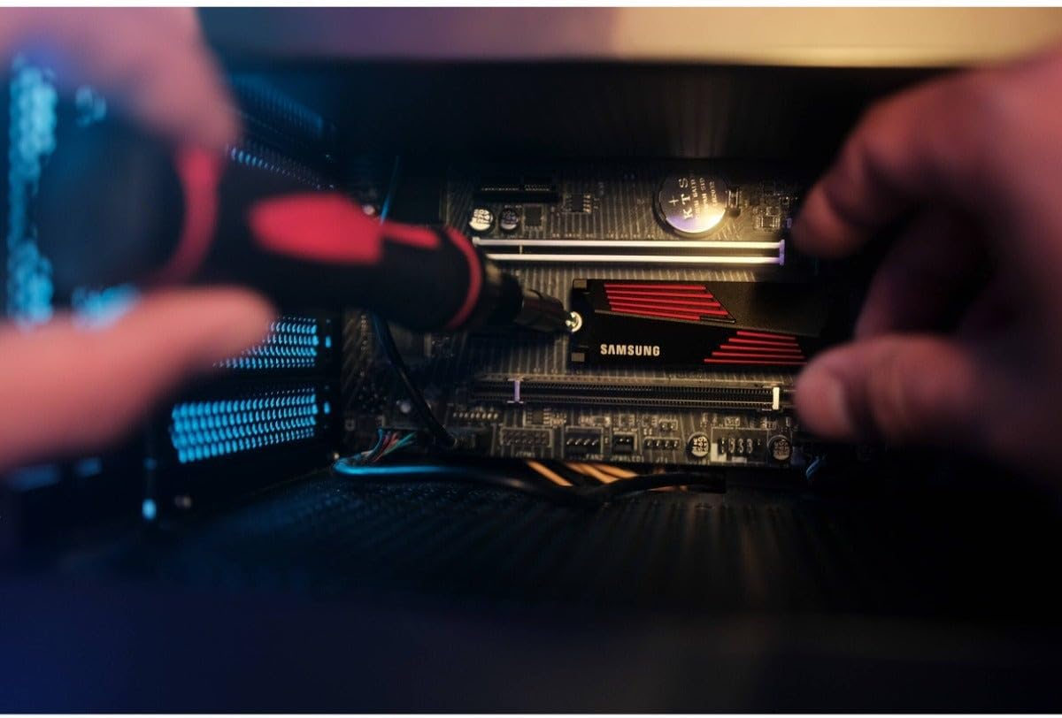 Samsung 990 PRO w/Heatsink MZ-V9P2T0CW 2TB PCIe NVMe M.2 SSD Disk