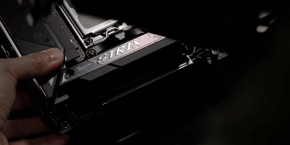 ASUS ROG STRIX B850-I GAMING WIFI Soket AM5 DDR5 8400+(OC)MHz Mini-ITX Gaming Anakart