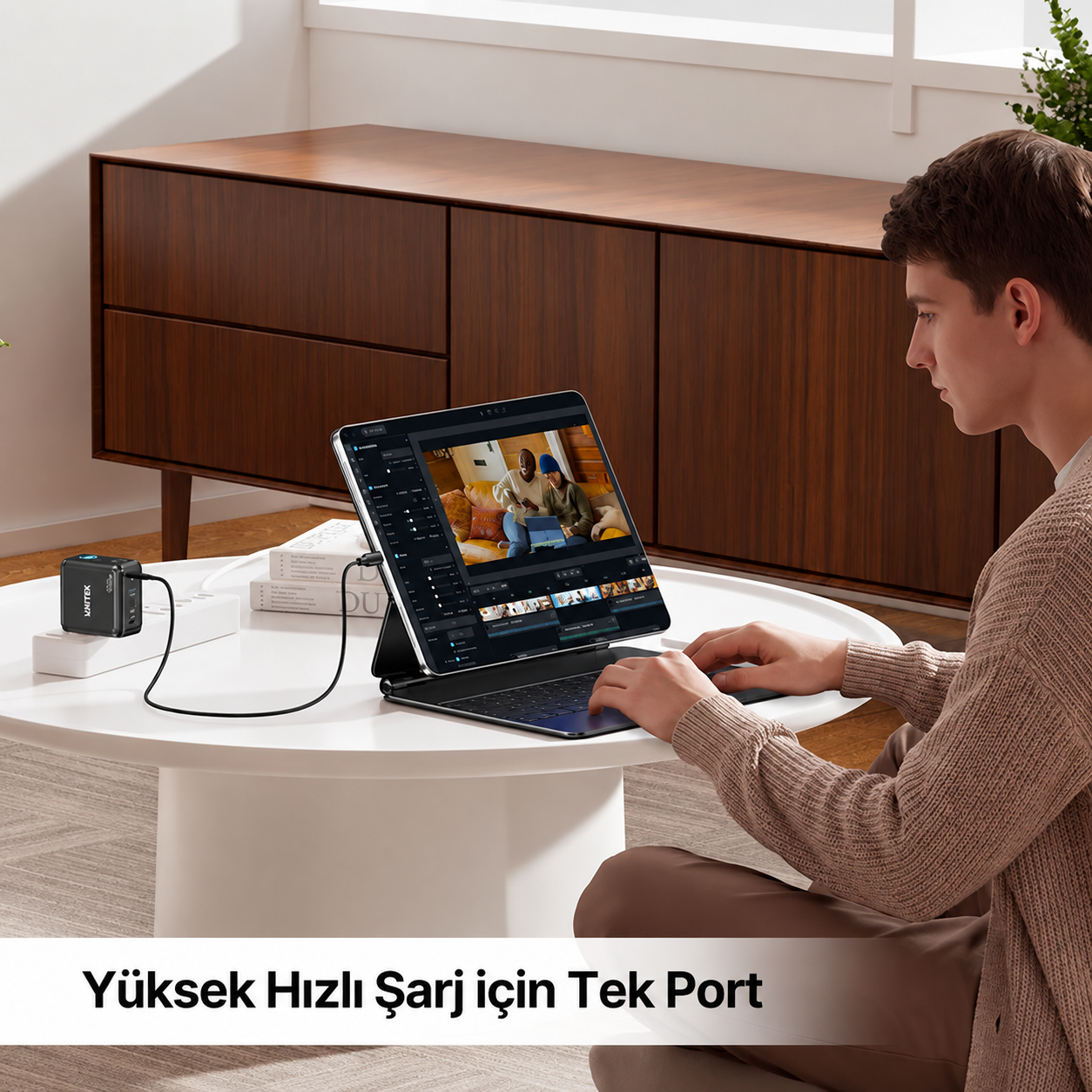 Unitek Rexo 100W 4 Portlu Akıllı Ekranlı GaN Şarj Cihazı (P1132ABK01-EU)